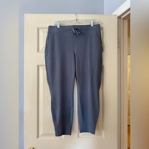 Eddie Bauer cropped joggers